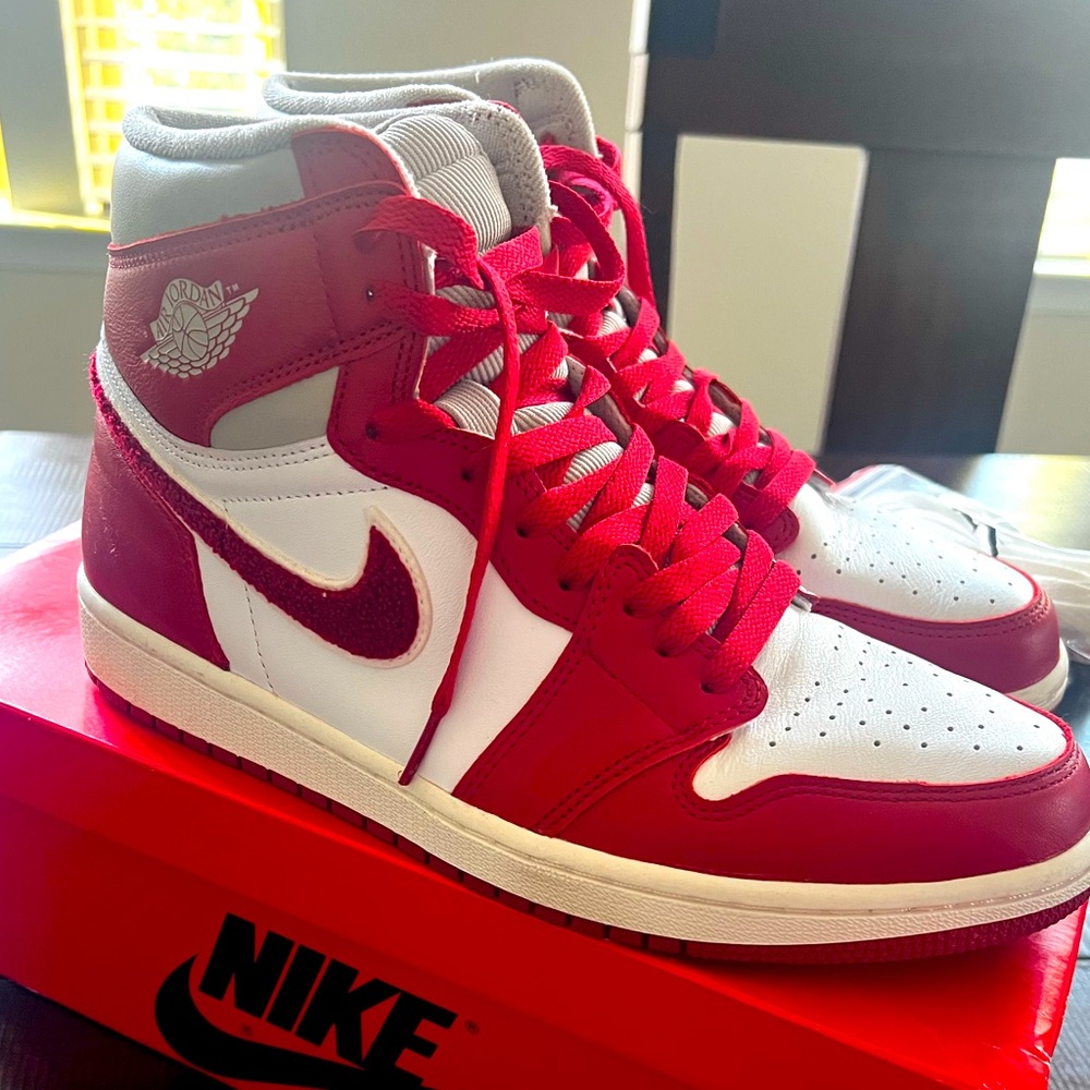 Wmns Air Jordan 1 High OG 'Newstalgia Chenille' - Size 10.5